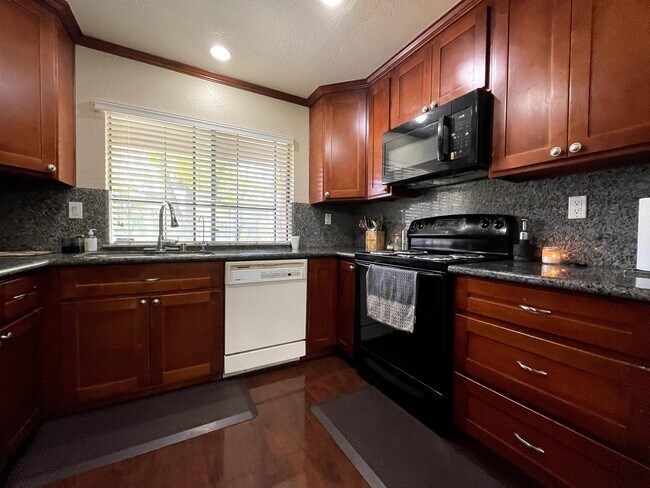 Building Photo - 14 Kenbrook Cir