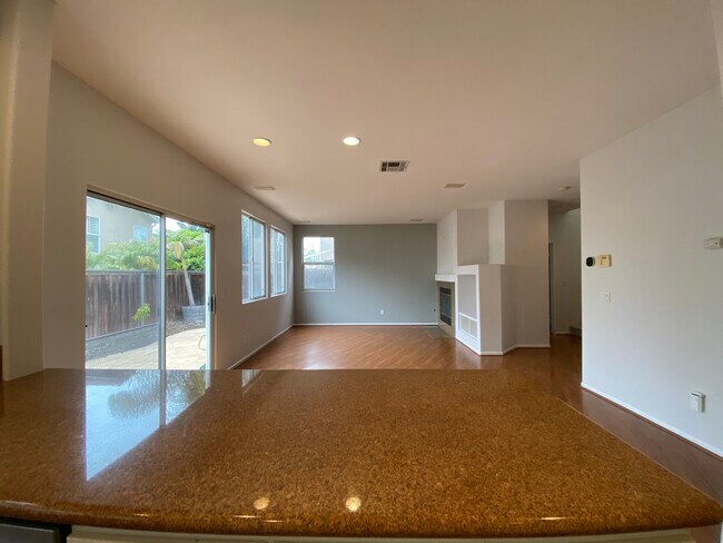 Building Photo - 10805 Calle Mar De Mariposa