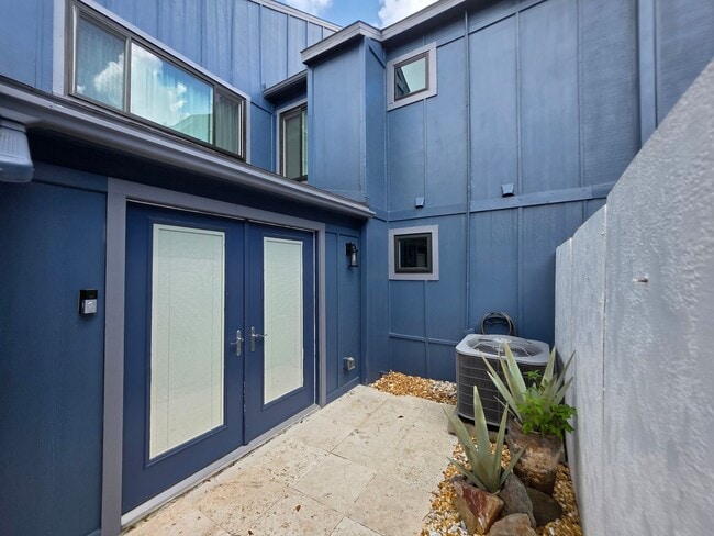 Building Photo - 208 Pine Cone Trail