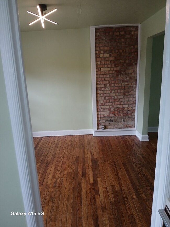 Building Photo - 408-410-410 S Madison St