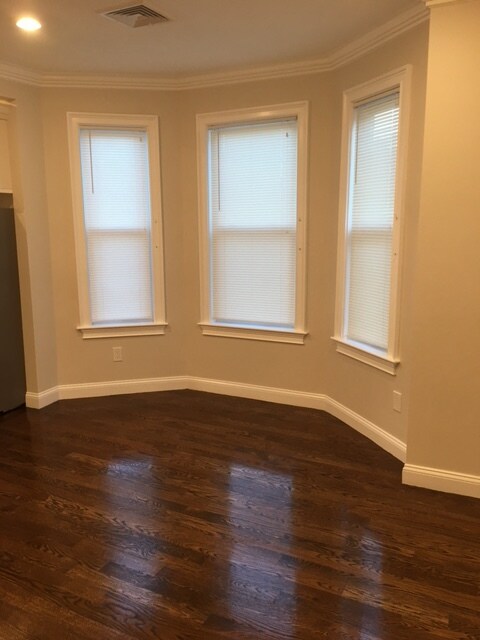 Building Photo - 34 Perrin St