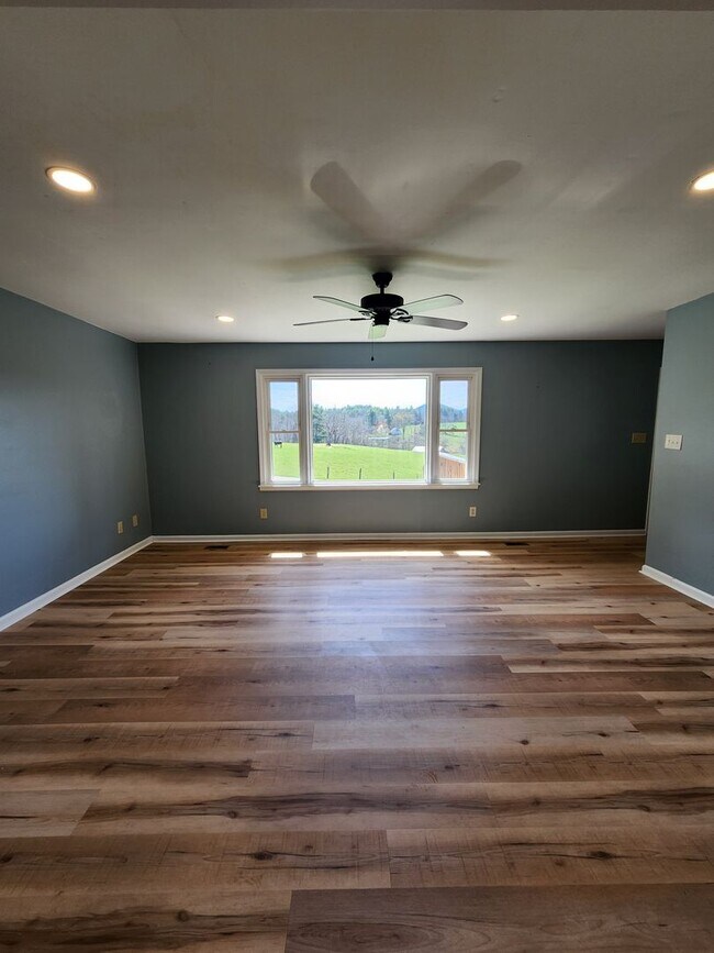 Foto del edificio - Large Brick Ranch-Rental