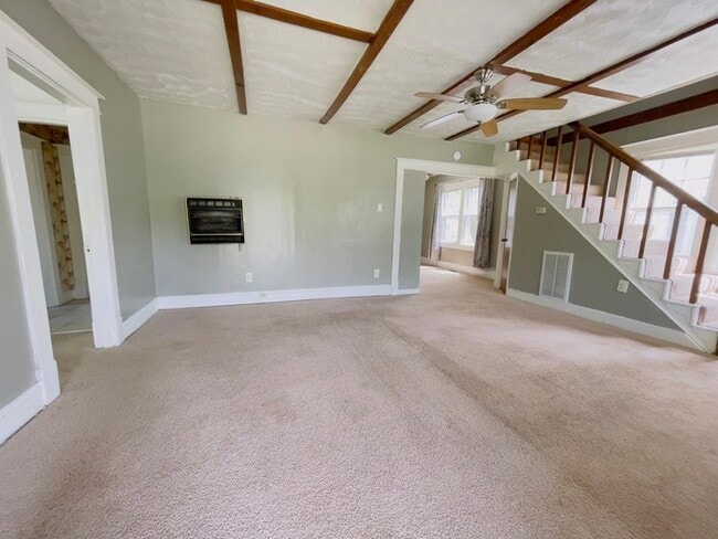 Building Photo - SPACIOUS 3 BEDROOM HOME FOR RENT IN HAMPTON