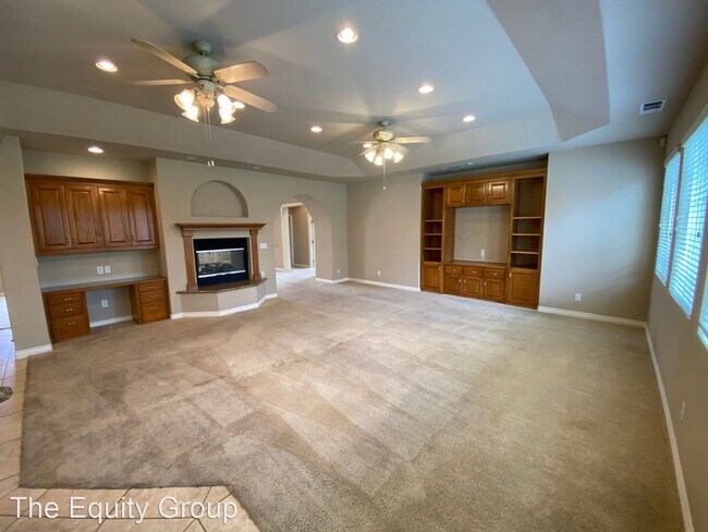 Building Photo - 4 br, 2.5 bath House - 2005 N Cottonwood