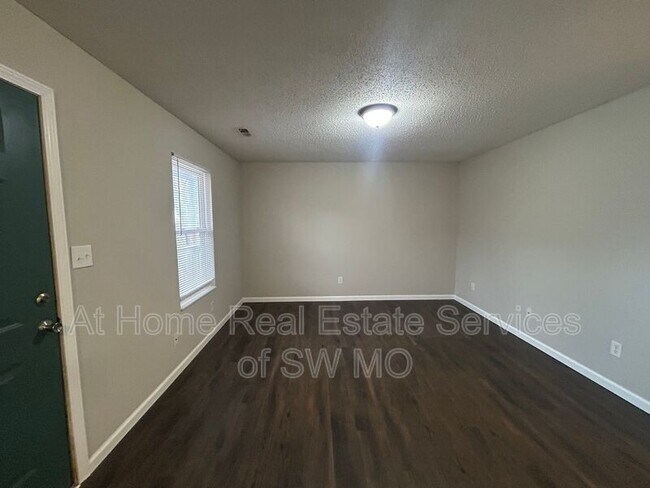 Foto del edificio - 1312 E McDaniel St