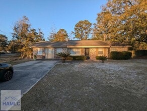 Building Photo - 599 Olive St