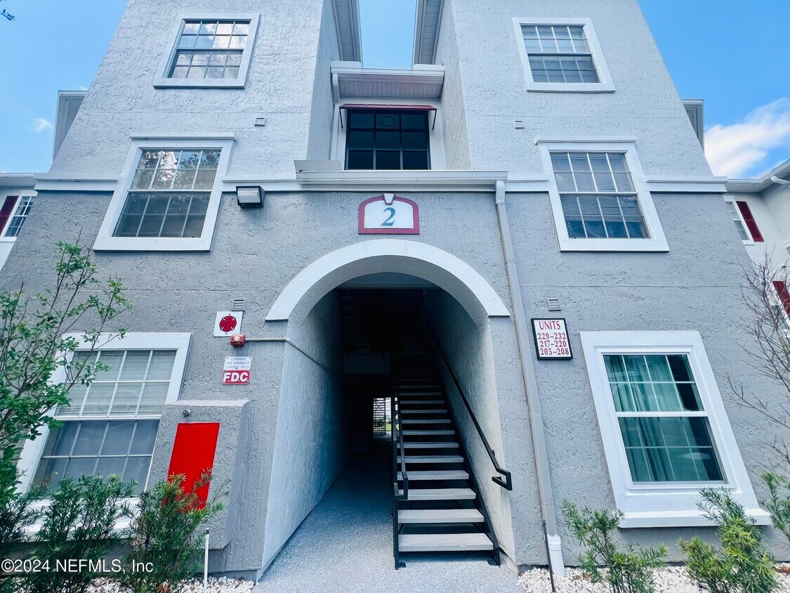 Foto principal - 3591 Kernan Blvd S