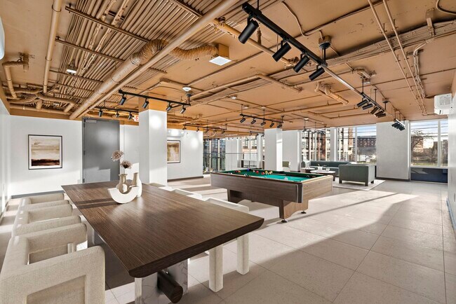 Foto del edificio - 1 Mallory Ave