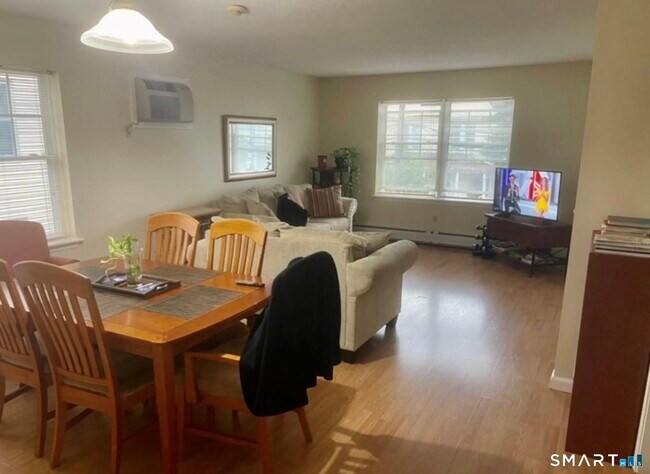 Foto del edificio - 243 Jefferson St