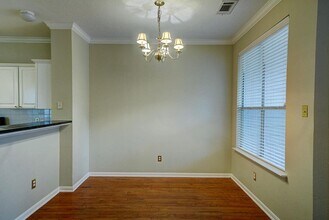 Building Photo - 7 N Spiral Vine Cir