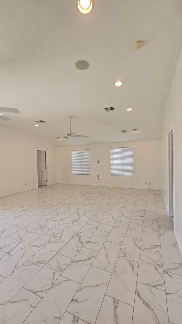 Foto del edificio - 10315 Cheyenne Dr