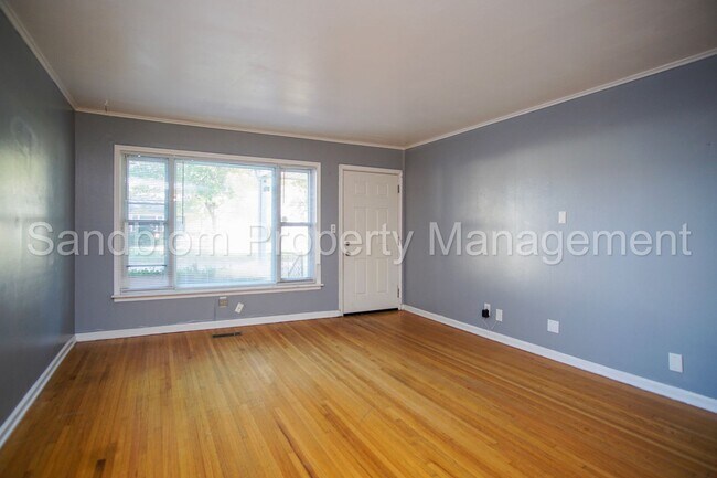 Foto del edificio - FOR LEASE | Mid-town Tulsa | 2 bed, 1 bath...