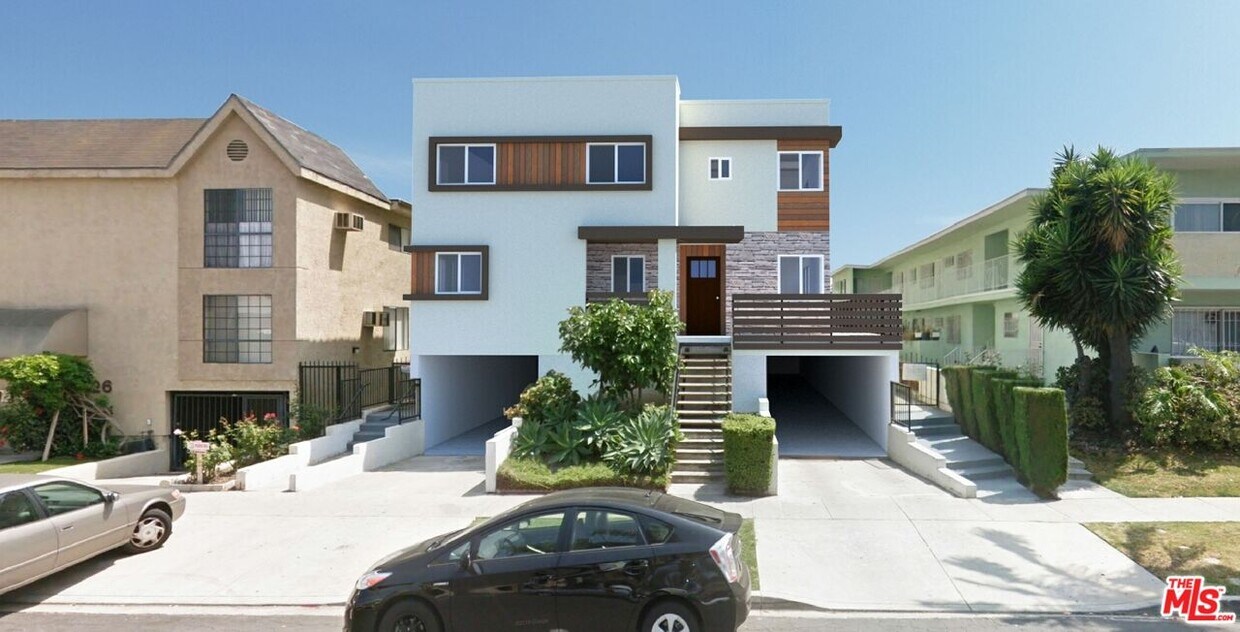 Primary Photo - 4832 Rosewood Ave