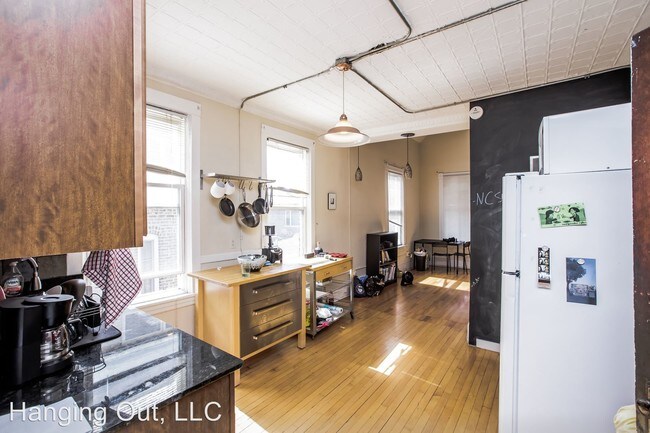 Foto del edificio - 2108 N Leavitt St