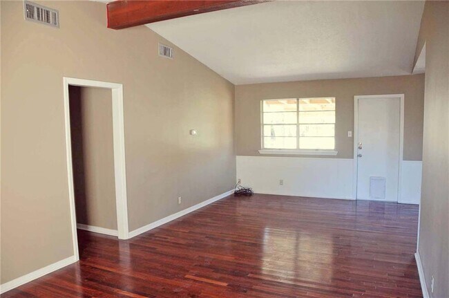 Building Photo - 8522 Bradford Dr