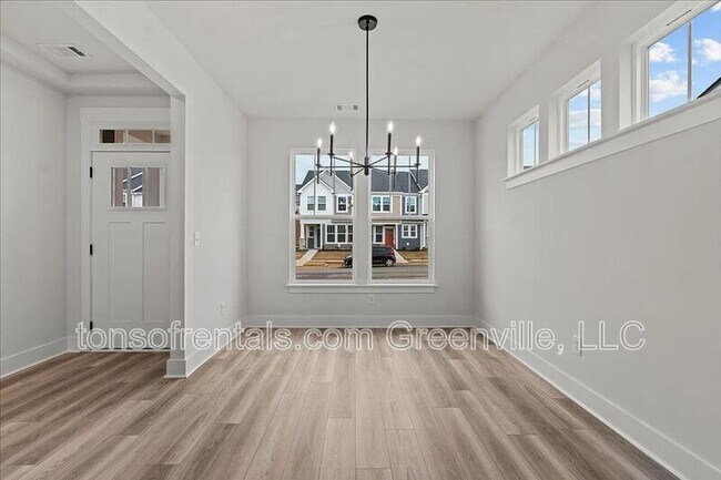 Building Photo - 507 Ml Pk Wy