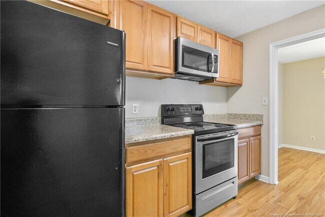 Building Photo - 283 Waterdown Dr