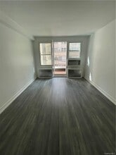 Building Photo - 141 E 55th St
