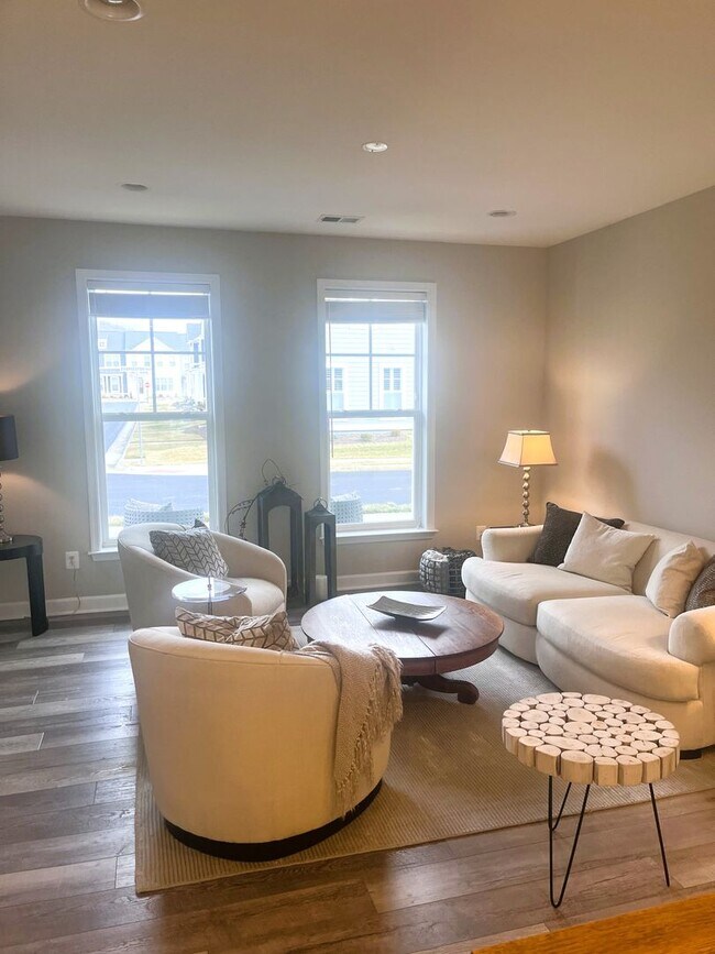 Building Photo - Executive Townhome in Preston Lakes