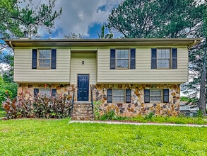 Building Photo - 1317 Classic Dr NE