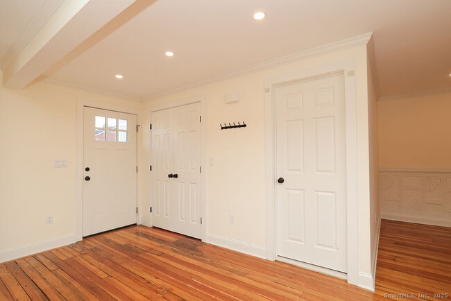 Building Photo - 792 Farmington Ave