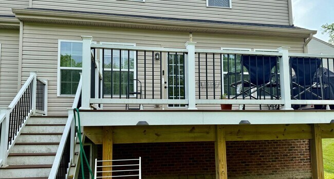 Foto del edificio - 8059 Hinsdale Ln