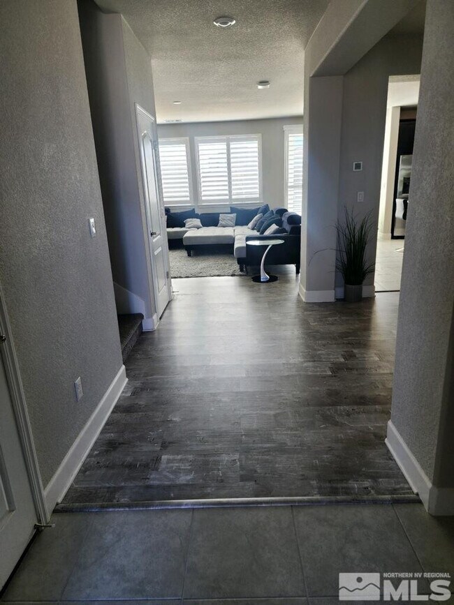 Building Photo - 2025 Elk Falls Way
