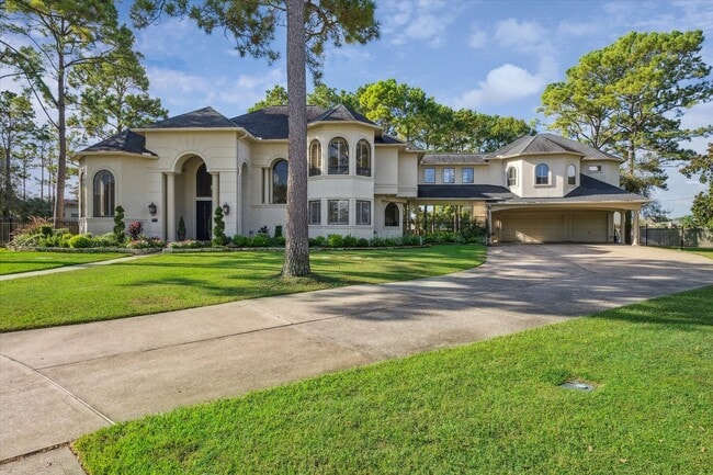 Foto del edificio - 600 Royal Oaks Dr