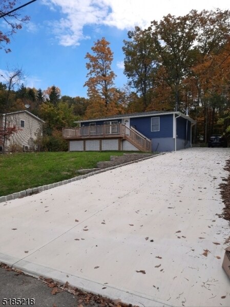 Primary Photo - 25 E Shore Dr