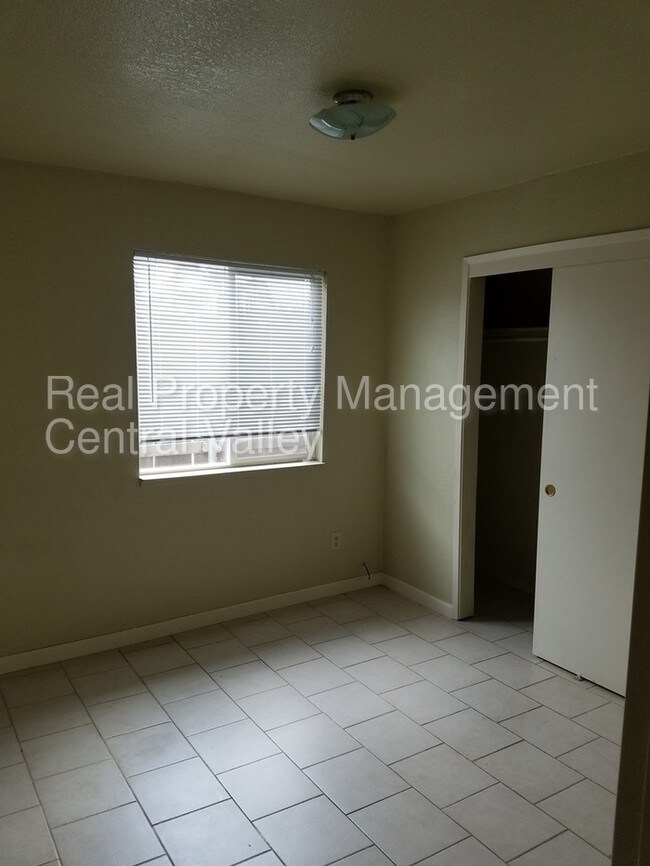 Foto del edificio - 864 Angelus St
