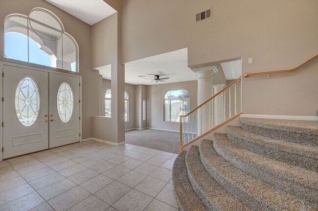 Foto del edificio - Stunning Green Valley home with a pool in guard gated Legacy