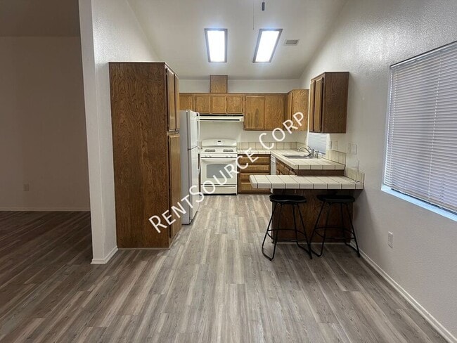 Foto del edificio - 14229 Winchester Dr