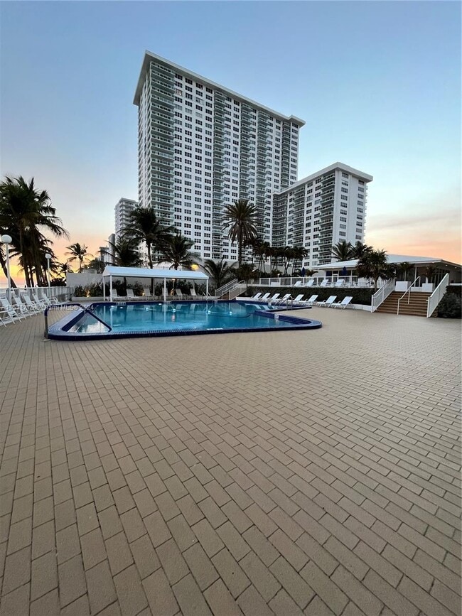 Building Photo - 4010 Galt Ocean Dr