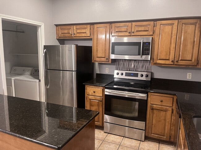 Foto del edificio - 1307 Kinney Ave