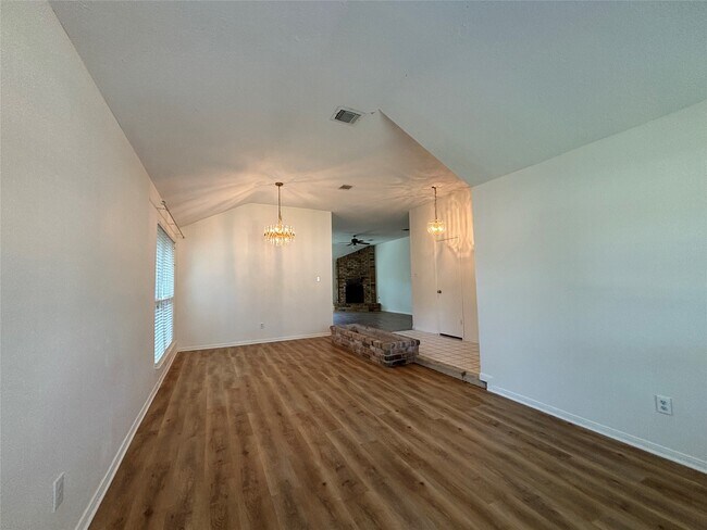 Foto del edificio - 15662 Pebble Lake Dr