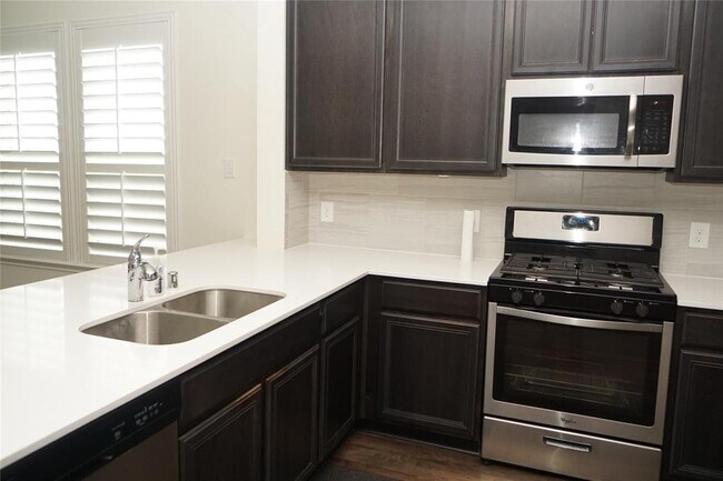 Foto del edificio - 3606 Russett Glen Ln