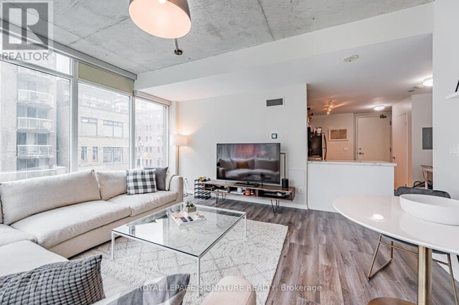 Building Photo - 333A Adelaide St E