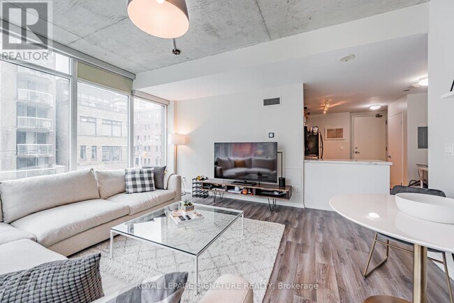 Photo du bâtiment - 333A Adelaide St E