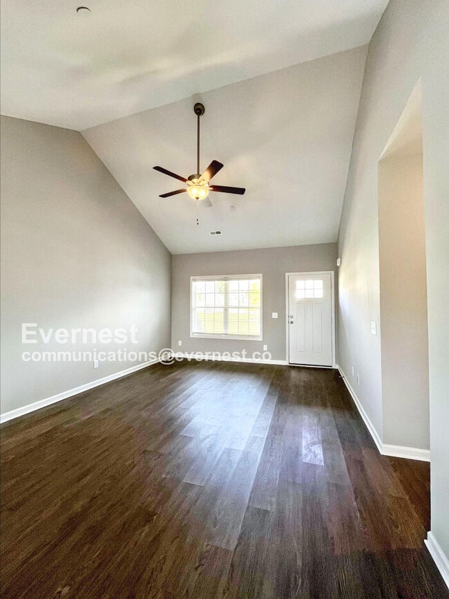 Building Photo - 1305 Ventura Ln
