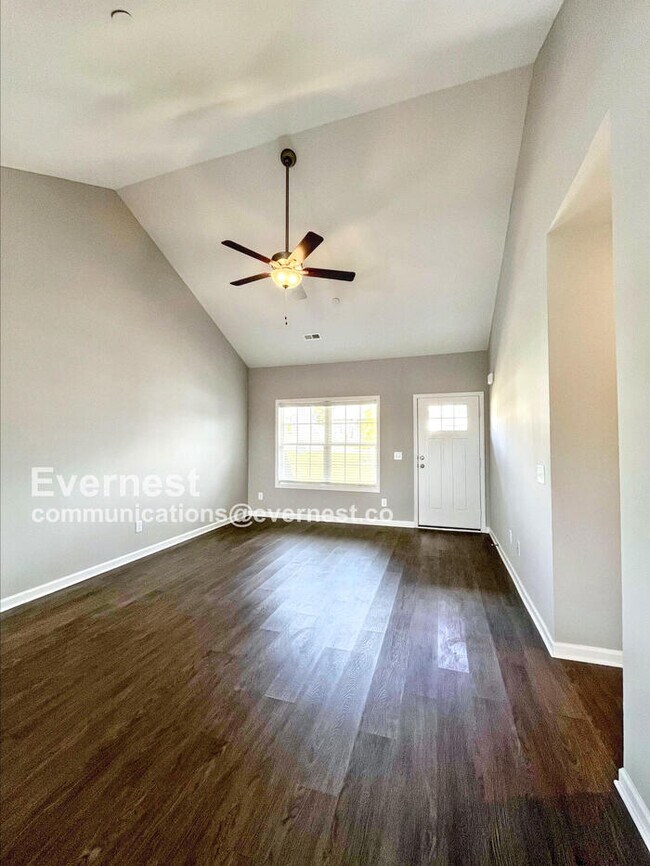 Foto del edificio - 1305 Ventura Ln