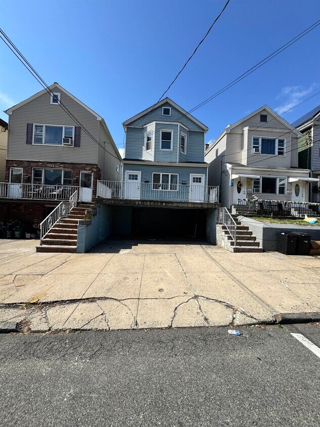 Foto principal - 30 E 49th St