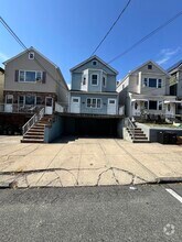 Building Photo - 30 E 49th St