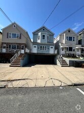 Building Photo - 30 E 49th St