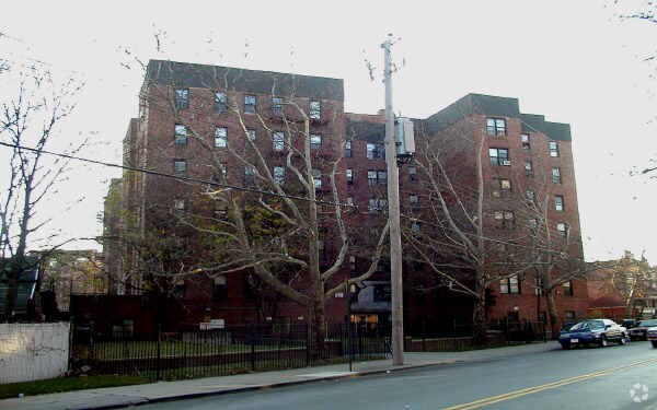 Foto principal - 4200 Avenue K