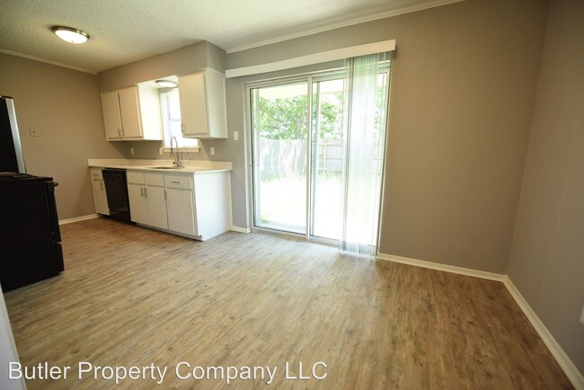 Foto del edificio - 8904-8902 Greenmound Ave
