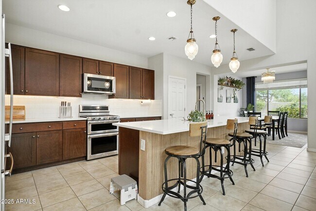Foto del edificio - 8902 W Marshall Ave