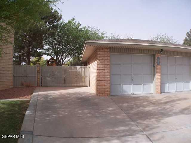 Building Photo - 1633 Charles Owens Dr