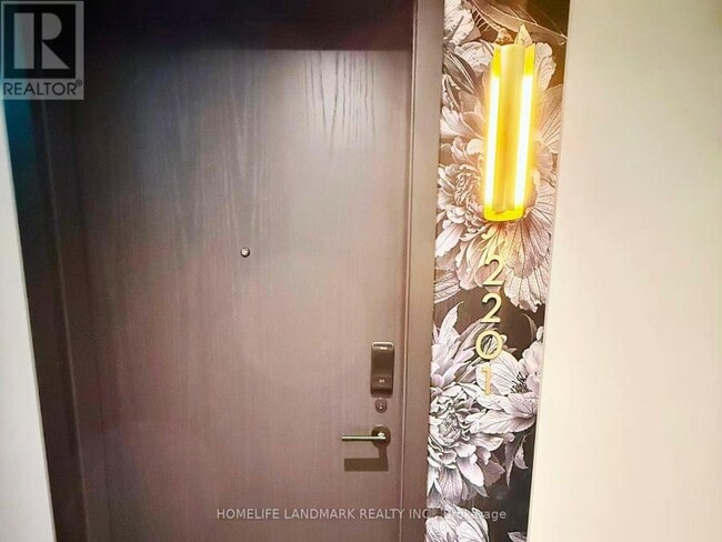 Photo du bâtiment - 771 Yonge St