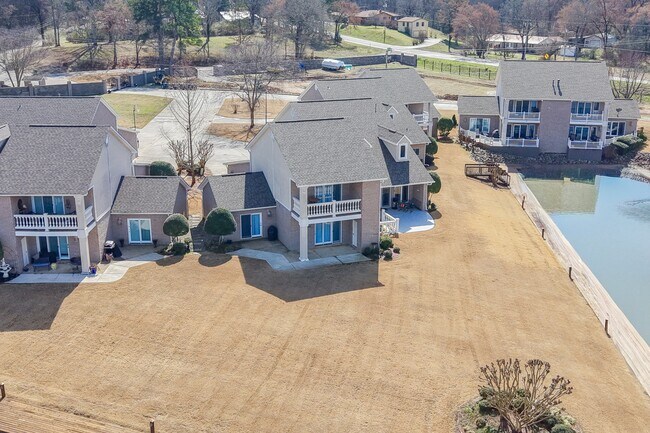 Foto del edificio - 115 Mt Carmel Rd