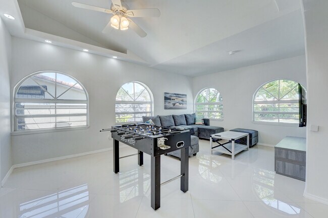 Foto del edificio - 5451 NE 22nd Ave